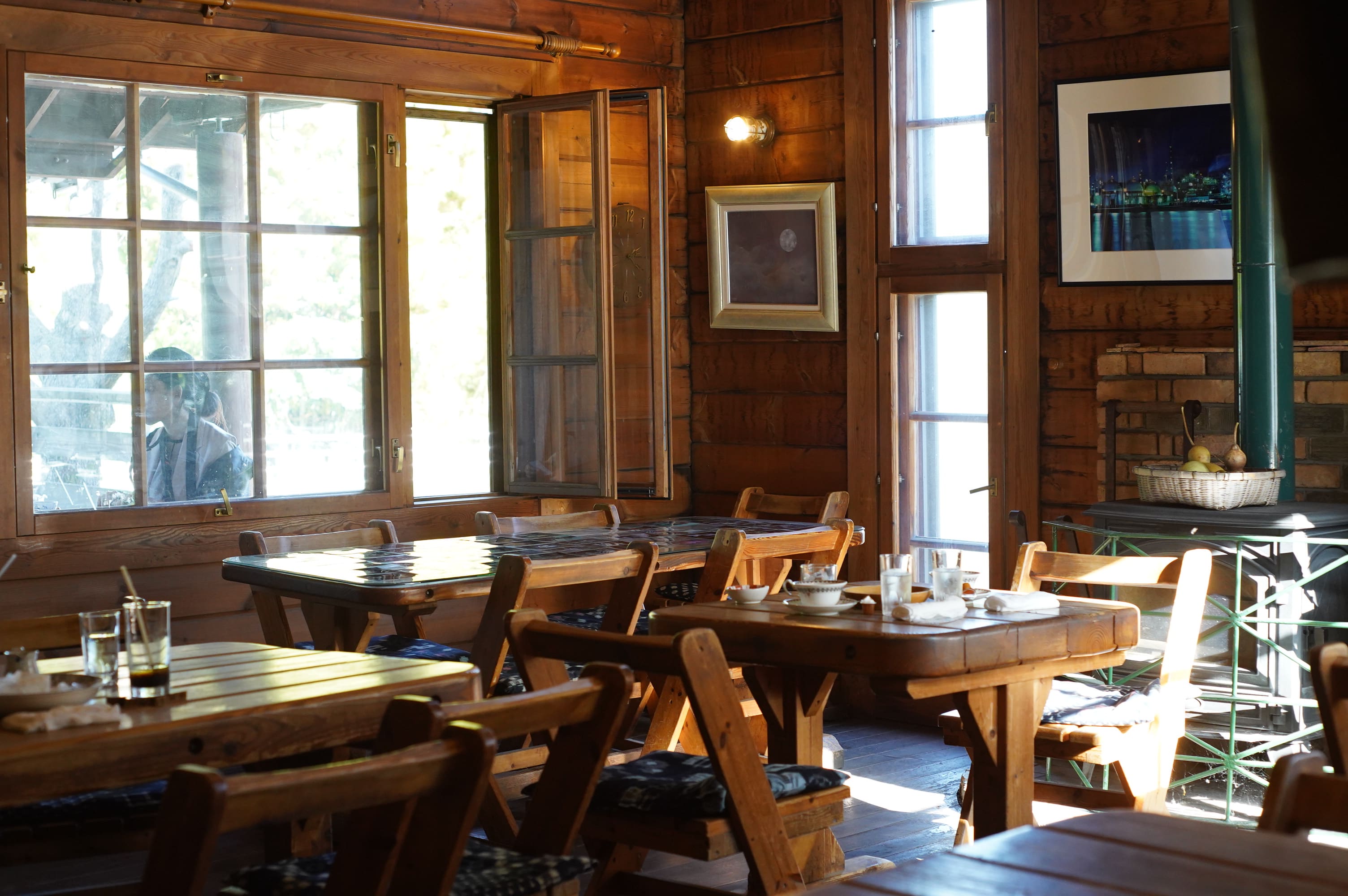 焼きたてパンを食べられるカフェ　アタント